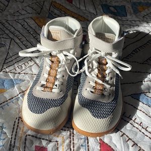 Sisttke Wrestling Boxing Basketball Shoes Women’s Size 8. Men’s Size 6. EU39.